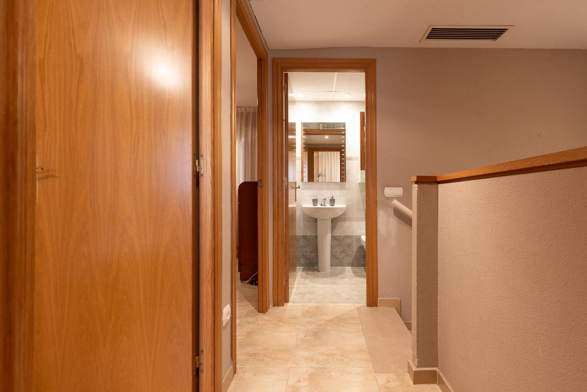 Uhc Golden Pineda Apartament *