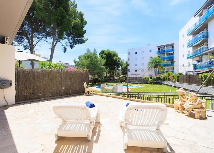 Uhc Golden Pineda Apartments
